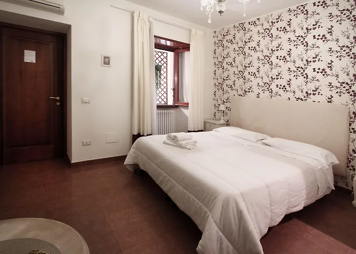 Domus Flaviae 4* Rome